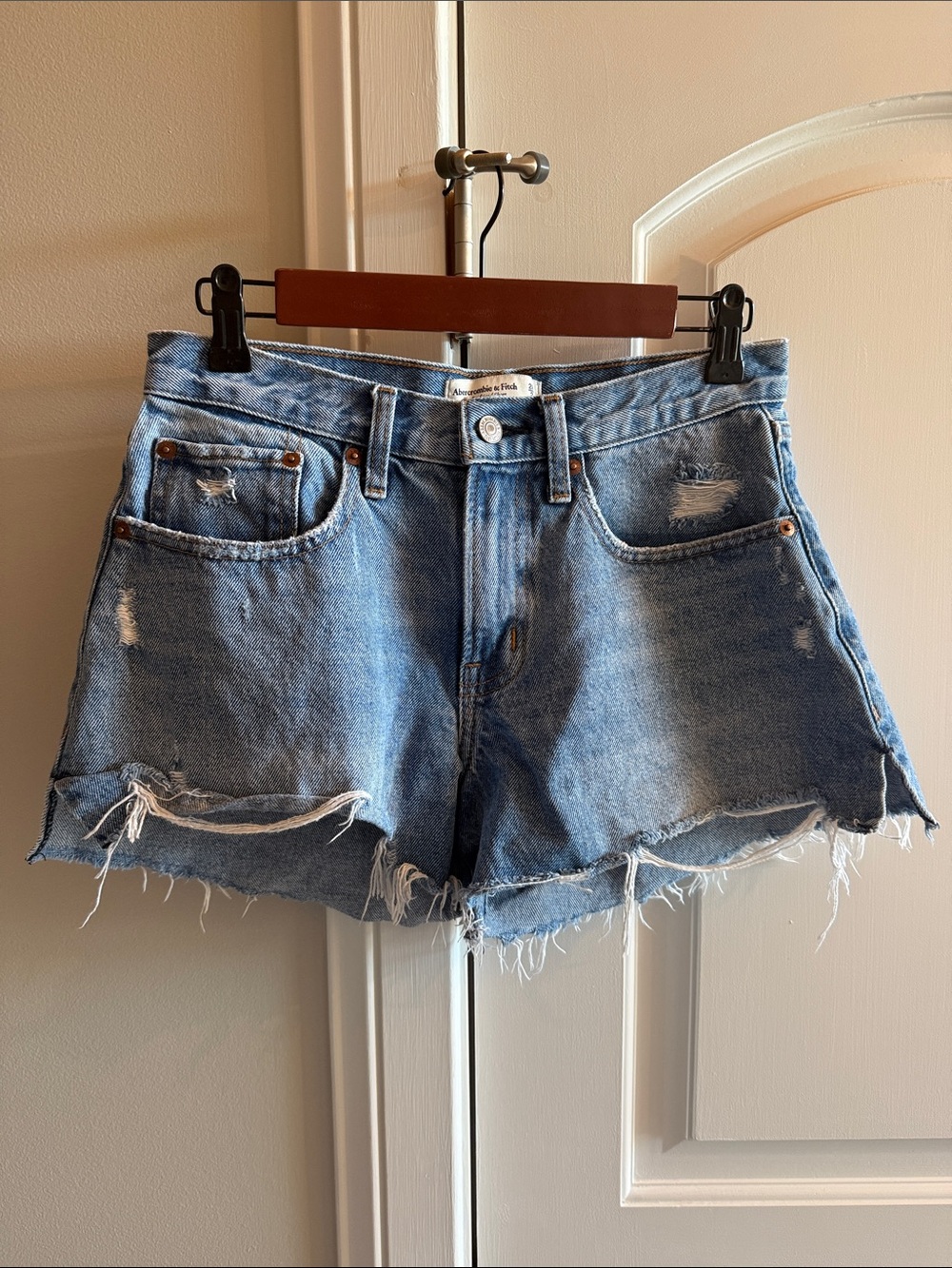 Abercrombie & Fit CURVE LOVE The Boyfriend Jean Short Mid Rise